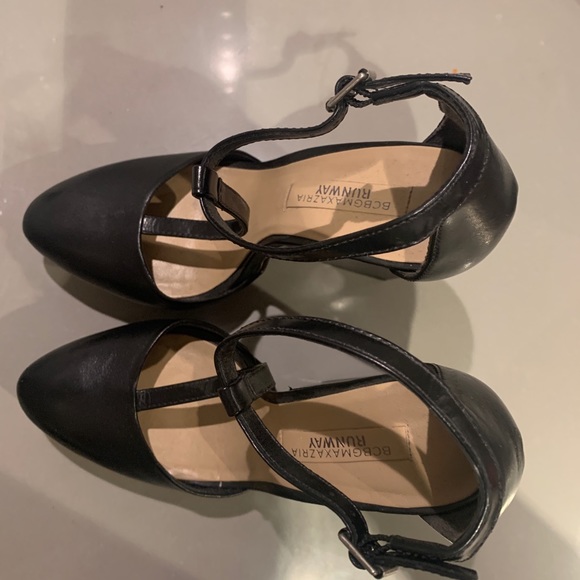 BCBG RUNWAY Pumps - Picture 5 of 6